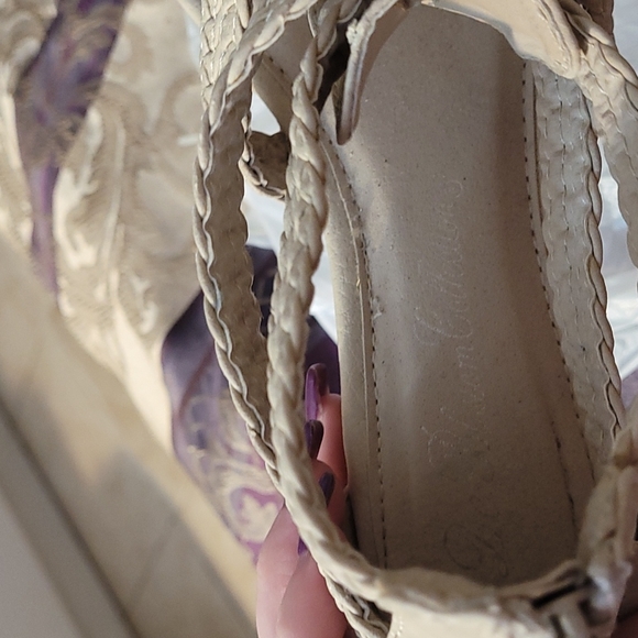 Cream/tan/beige women's sandals size 6 - Picture 5 of 7